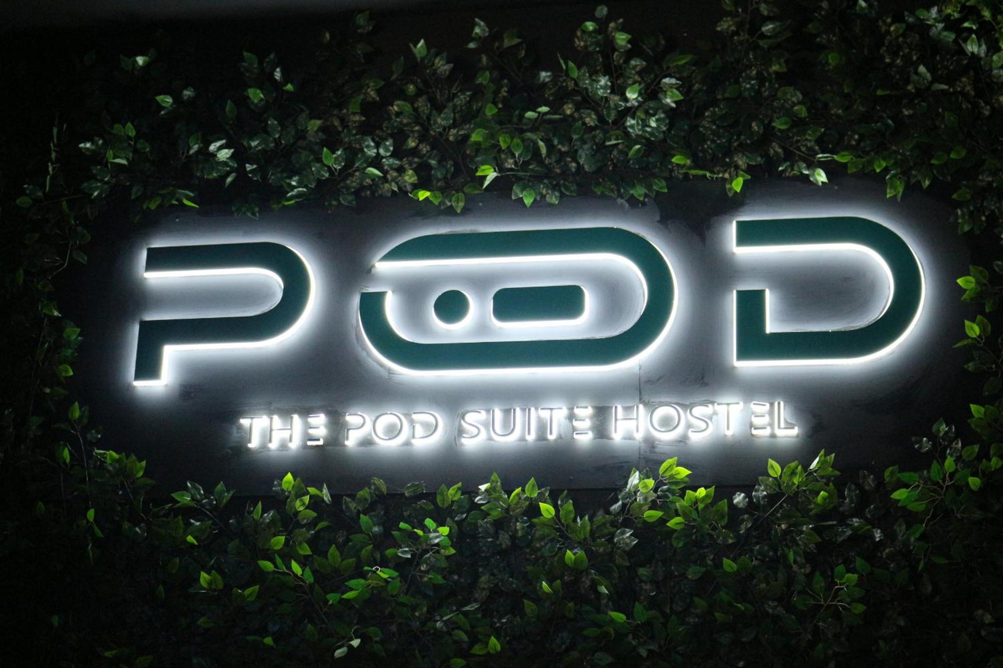 The Pod Suite Hostel Village Valencia Exterior photo